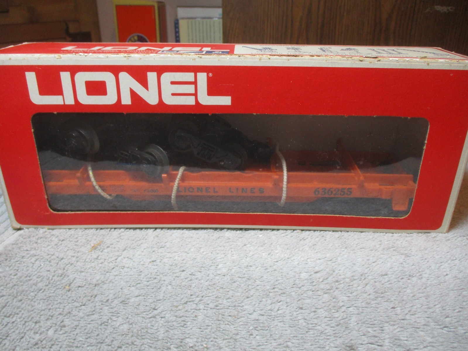 Vintage Lionel Lines Postwar O Gauge No. 6362-55 Flatcar w/ 3-Truck Load W/Box