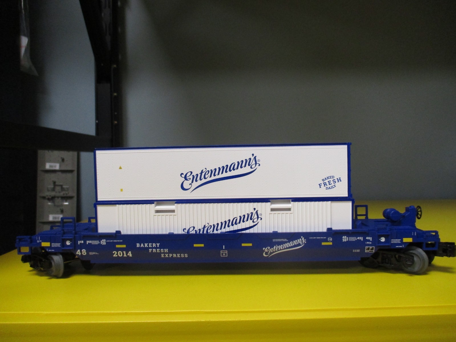 Lionel 2301442 METCA Entenmann’s Maxistack #2014 – New!!