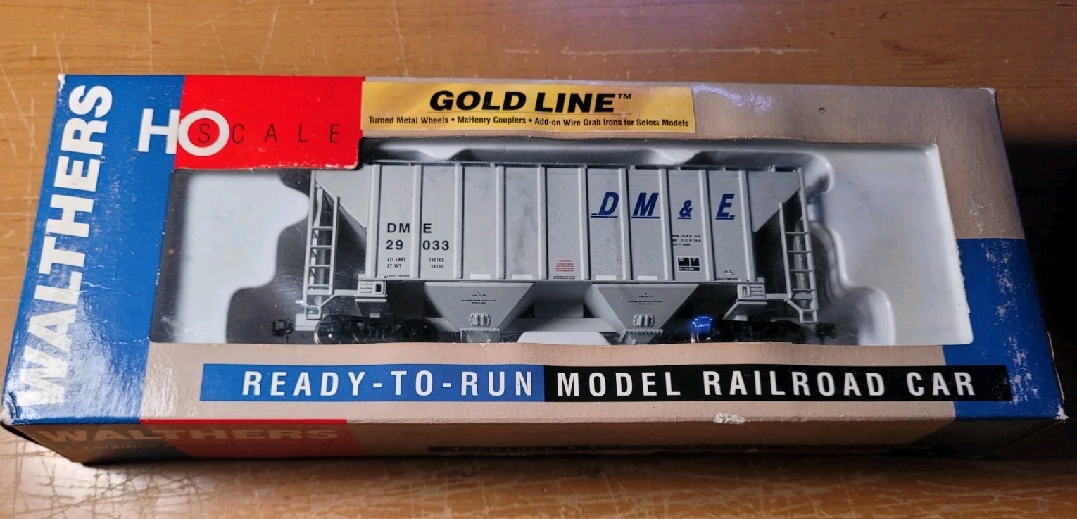HO Walthers Goldine Trinity 100 Ton Cement Covered Hopper DM&E #29033 932-5381