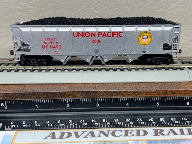 UNION PACIFIC EMPLOYEE CONV 7th Series SPECIAL HOPPER w/COAL LOAD -HO SCALE NEW