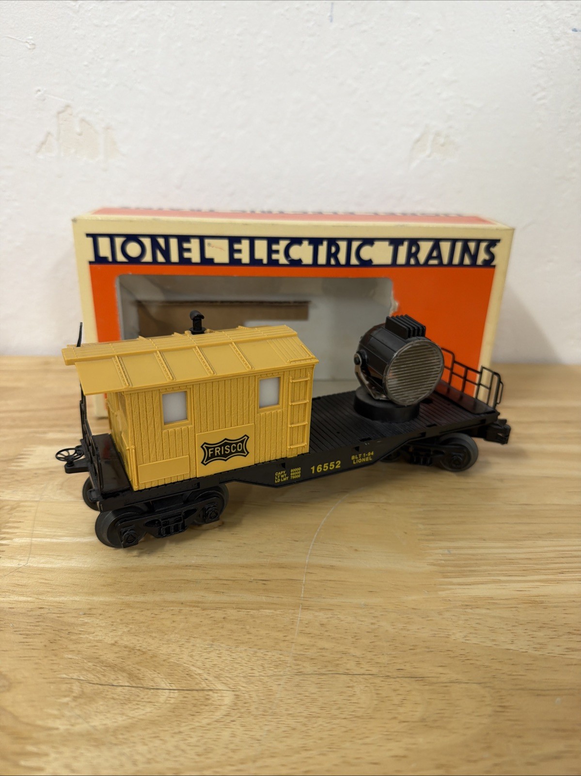 Lionel 6-16552 FRISCO Operating Searchlight Caboose O-Gauge Tested