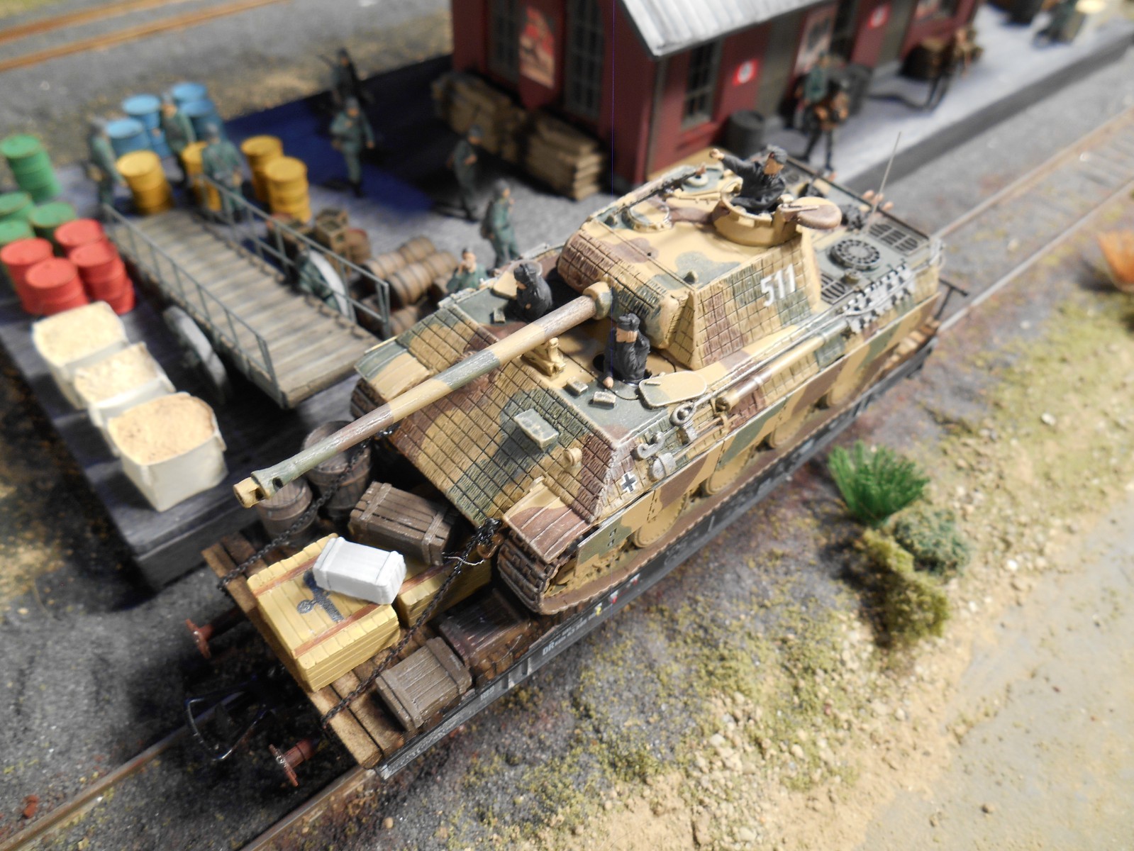 HO Roco Minitank 6th Panzer Army Tank Car with Soldiers A2301 Custom Detail