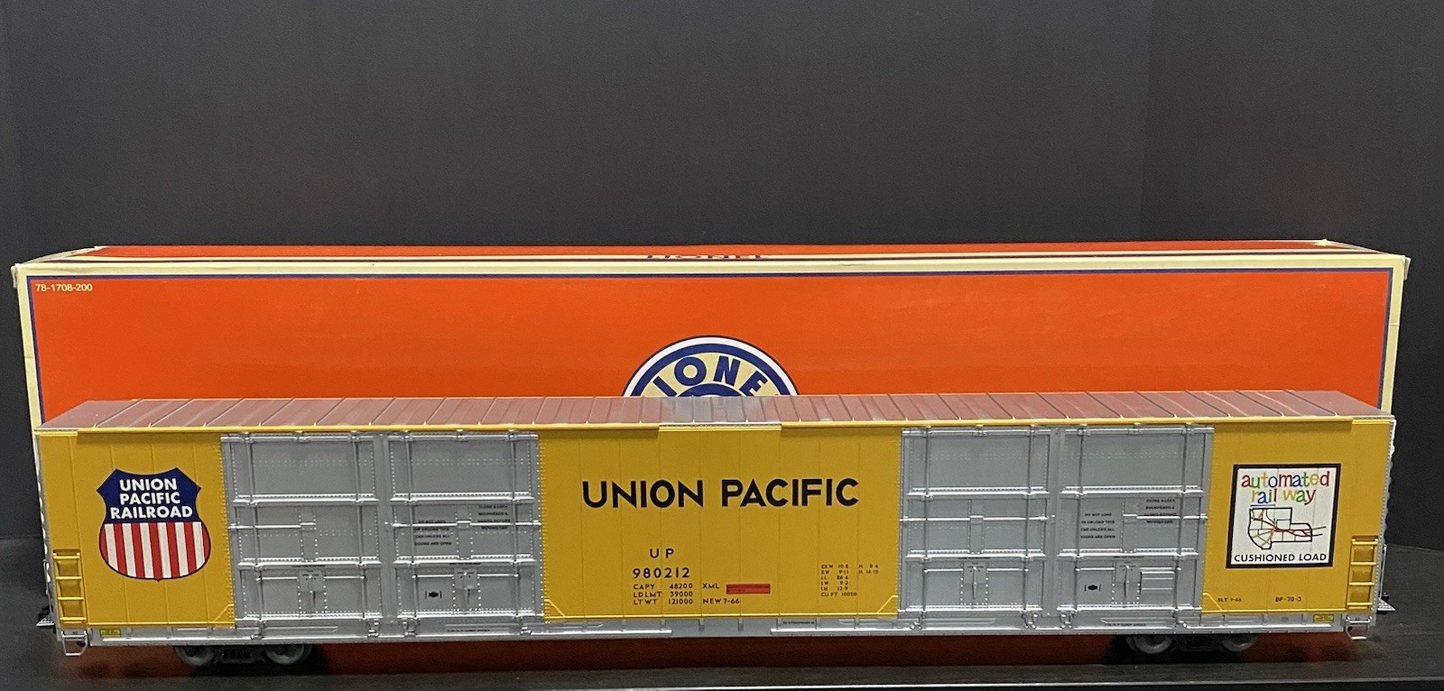 LIONEL O SCALE UNION PACIFIC 86’ HI CUBE BOX CAR 8 DOOR (6-82419)