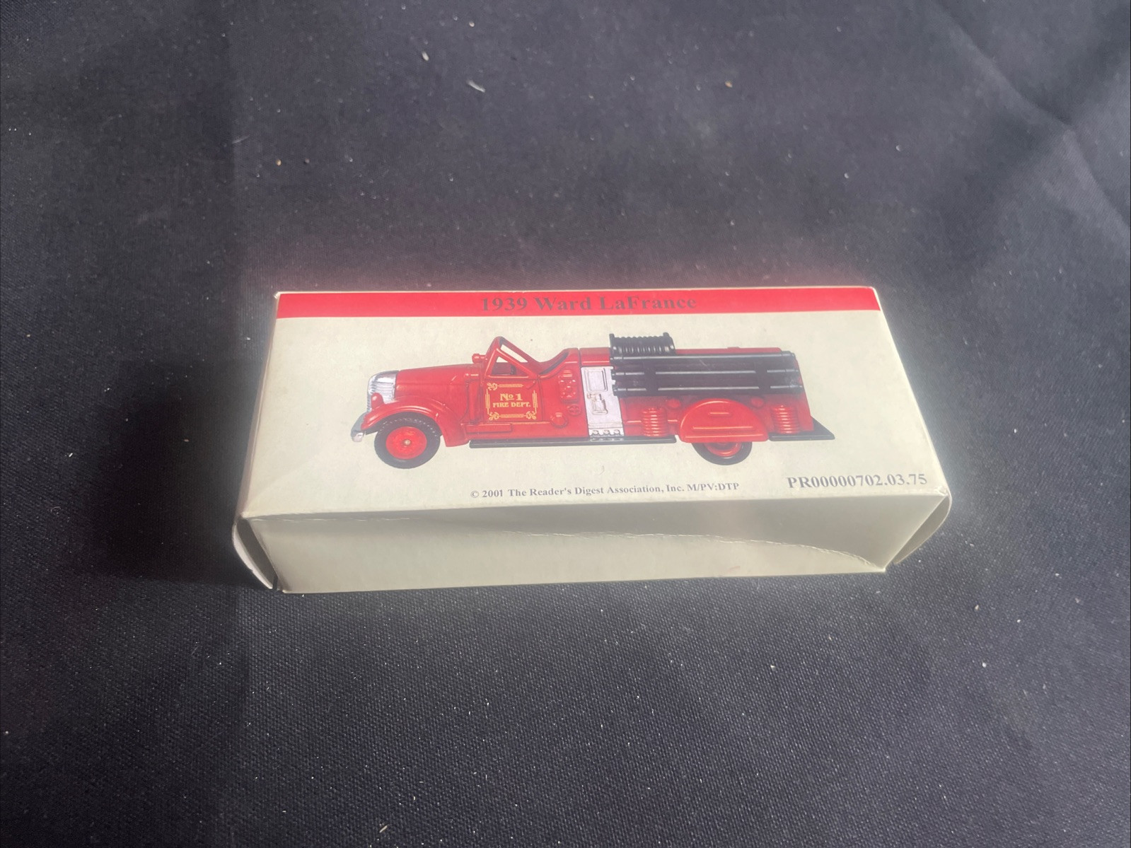 VINTAGE 2001 READER’S DIGEST 1939 WARD LA FRANCE FIRE TRUCK DIECAST METAL TRUCK
