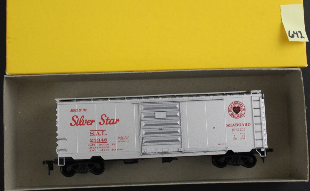 HO Scale PS-1 40′ Steel Box Car Kit Seaboard 25348 Silver Star Seaboard (642)