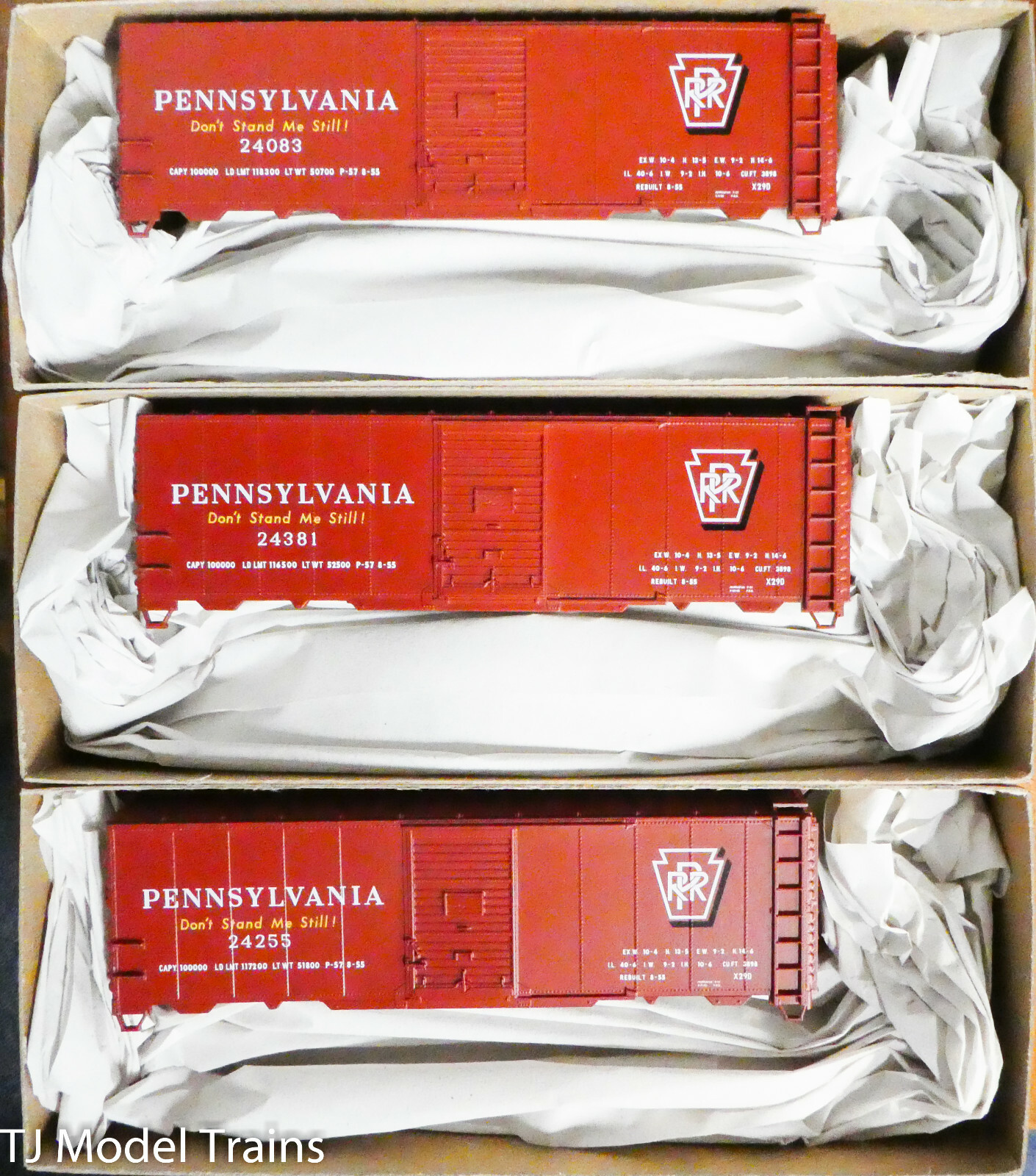 Accurail HO #8128 (3 Pack) Pennsylvania (40′ Riveted Steel Box Car) Plastic Kits