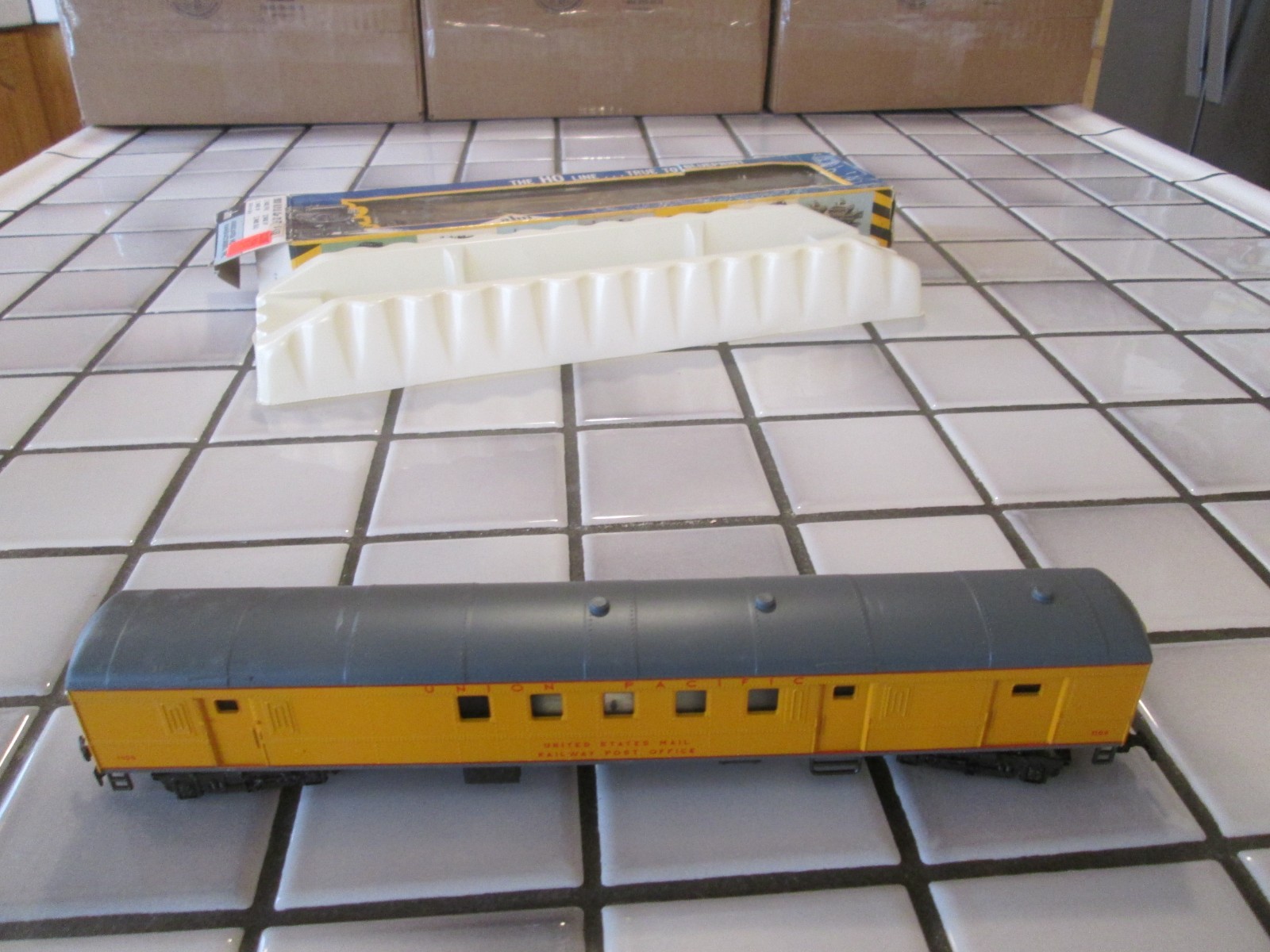 AHM/rivarossi UNION PACIFIC passenger car HO scale
