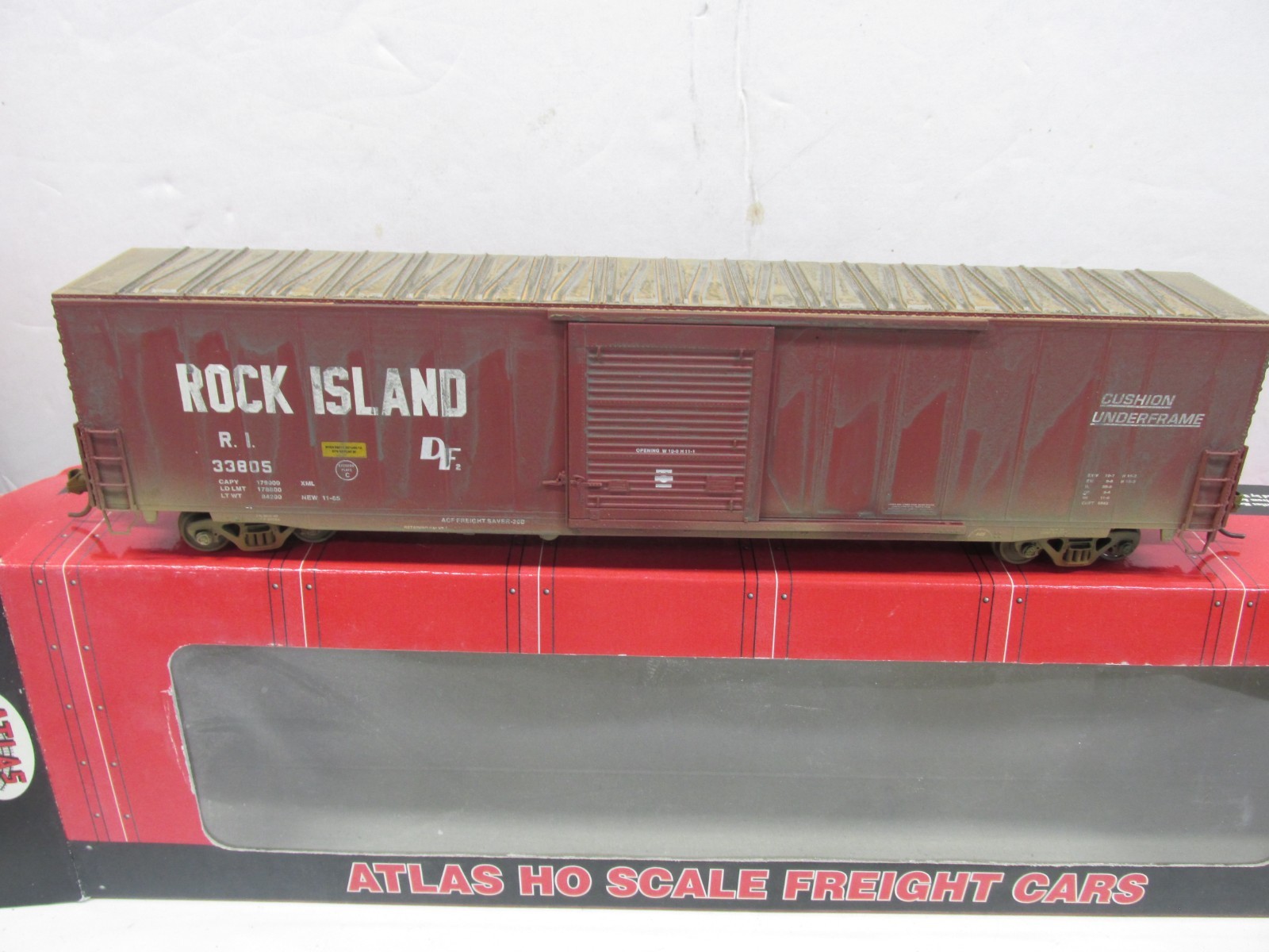 ATLAS # 1656-1 ~ WEATHERED ~ ROCK ISLAND 60′ BOX CAR # 33805~HO SCALE