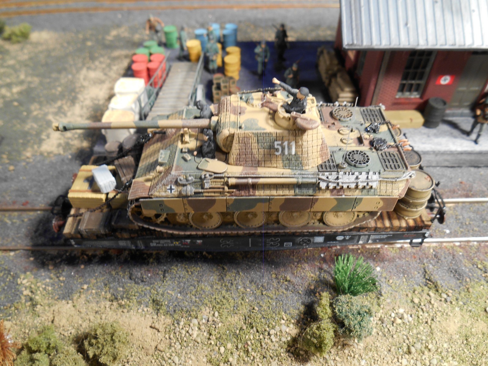 HO Roco Minitank 6th Panzer Army Tank Car with Soldiers A2301 Custom Detail