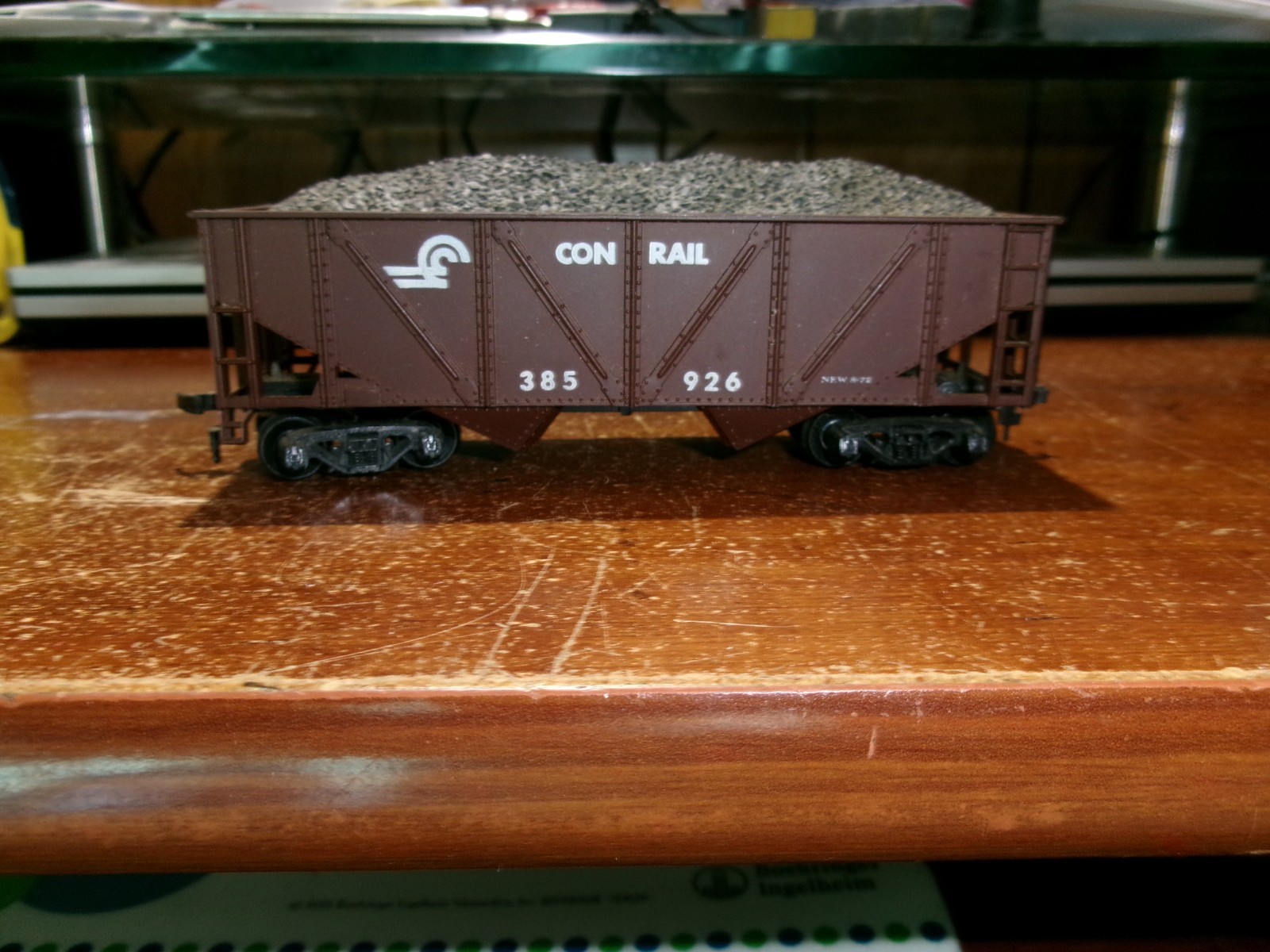 UNKNOWN BRAND HO SCALE TWO BAY HOPPER CAR WITH LOAD-CONRAIL