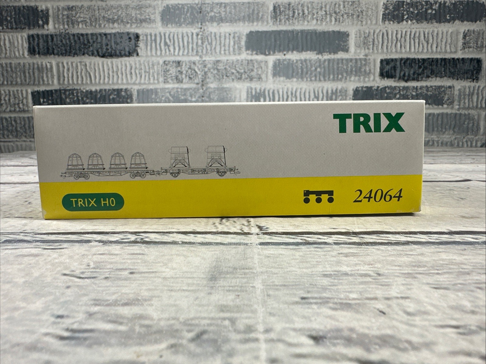 Trix H0 24064 DB Flat Car Set w/ Crude Iron & Slag Ladles 2-Car Set NIB Rare