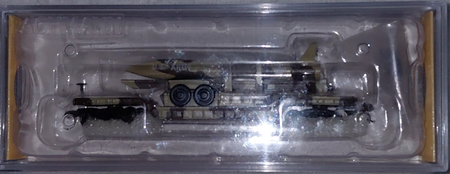 N Scale Bachmann 52′ Center Depressed Flat Car Desert Military Missile 71397
