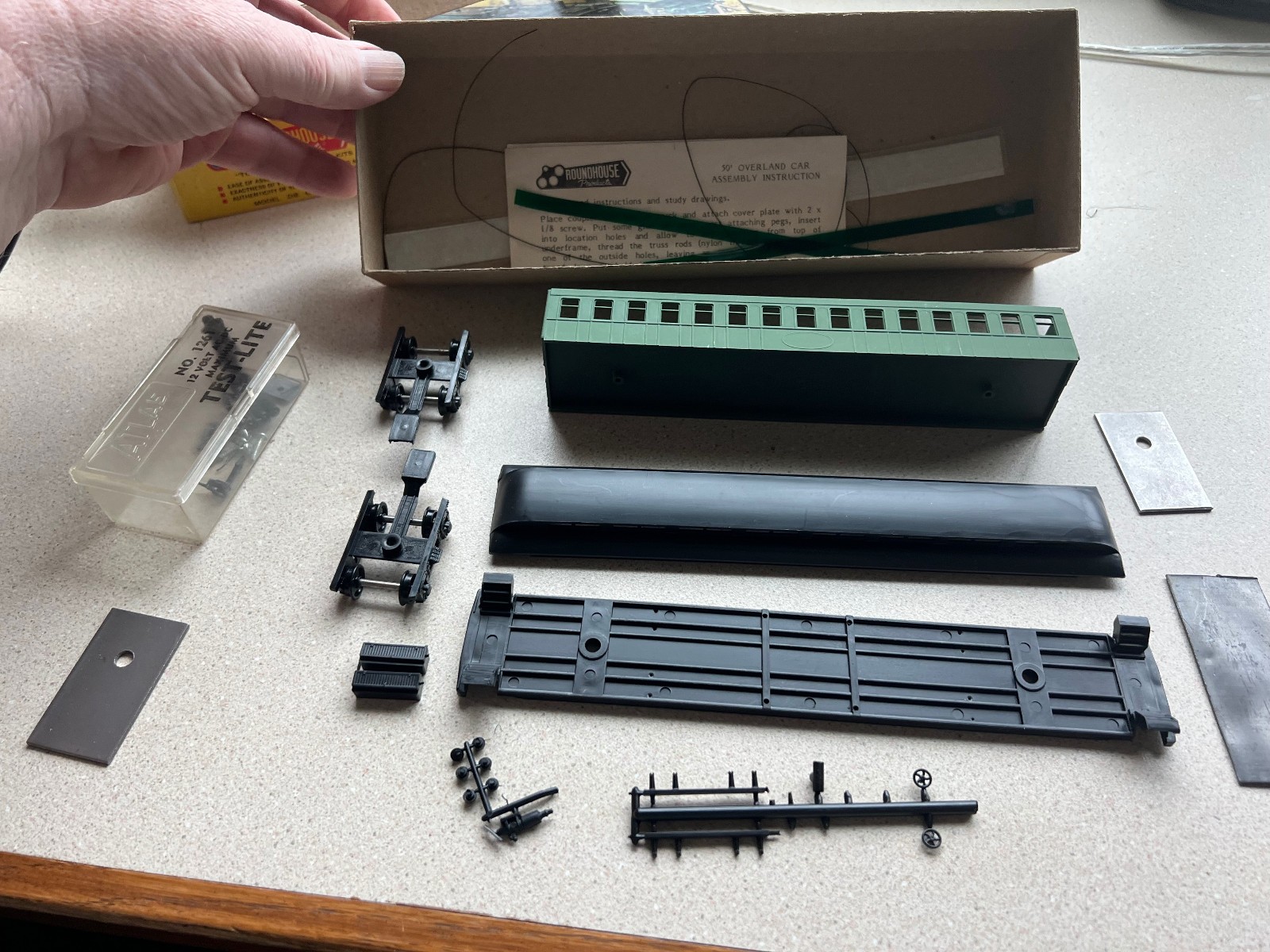 Roundhouse HO Scale 50′ Overland Pullman Sleeper Undecorated 5250 OB