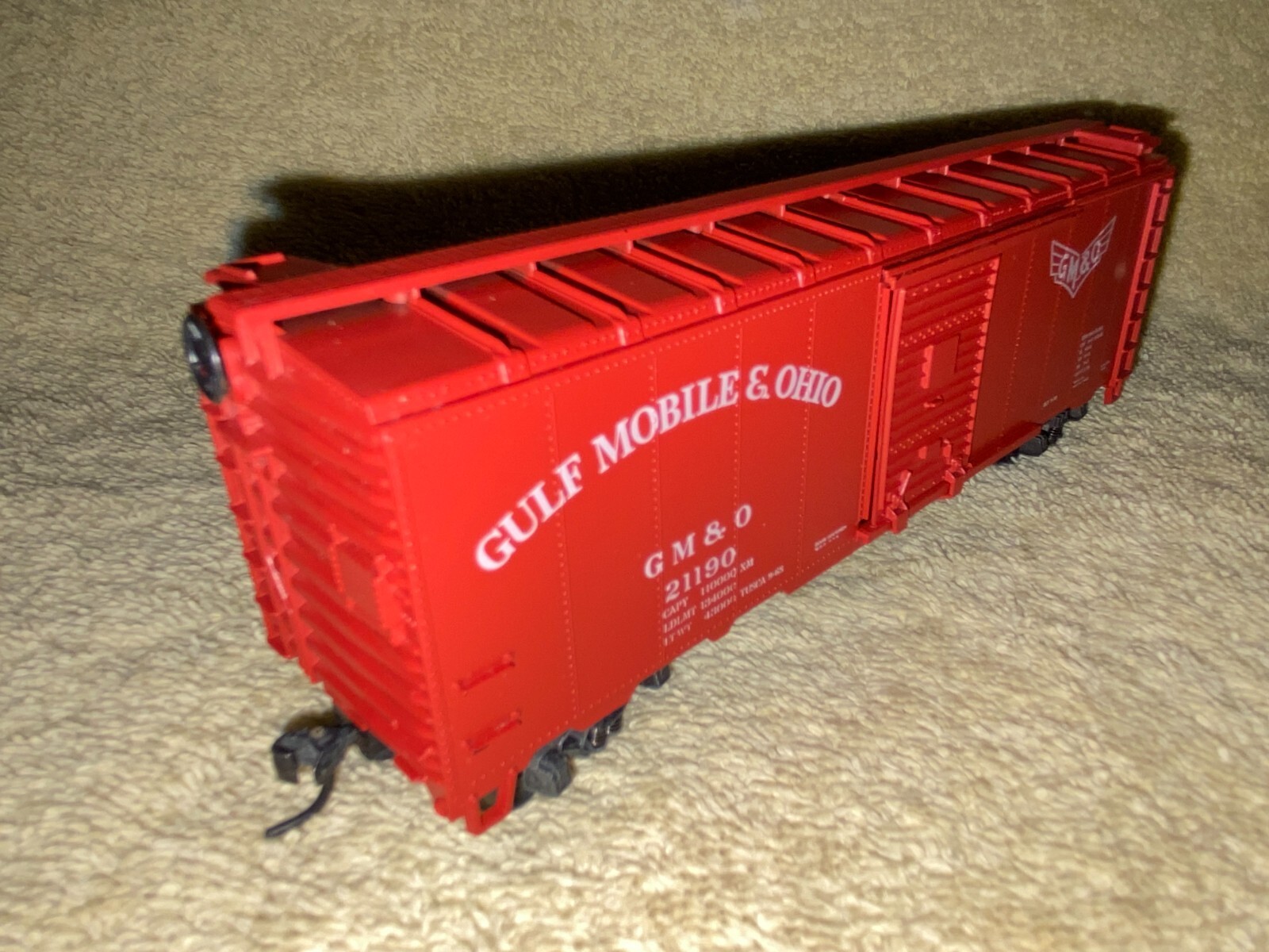 GM&O Gulf Mobile & Ohio Red 40` Boxcar Athearn Blue Box #1201 Built Sprung Truc