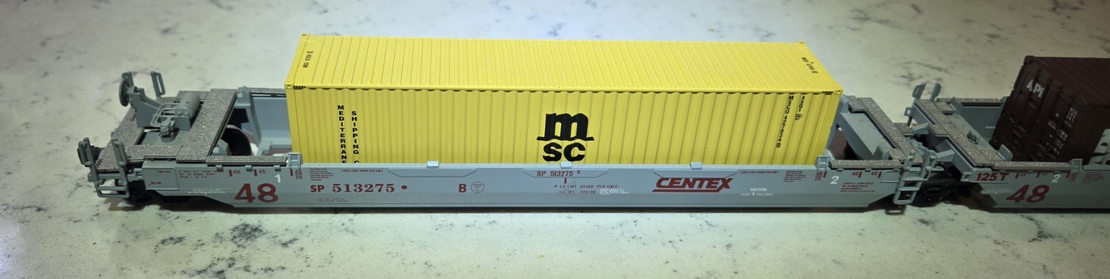Athearn HO Scale SP Centex Double Stack 5 Cars #513275 with 7 Athearn Containers