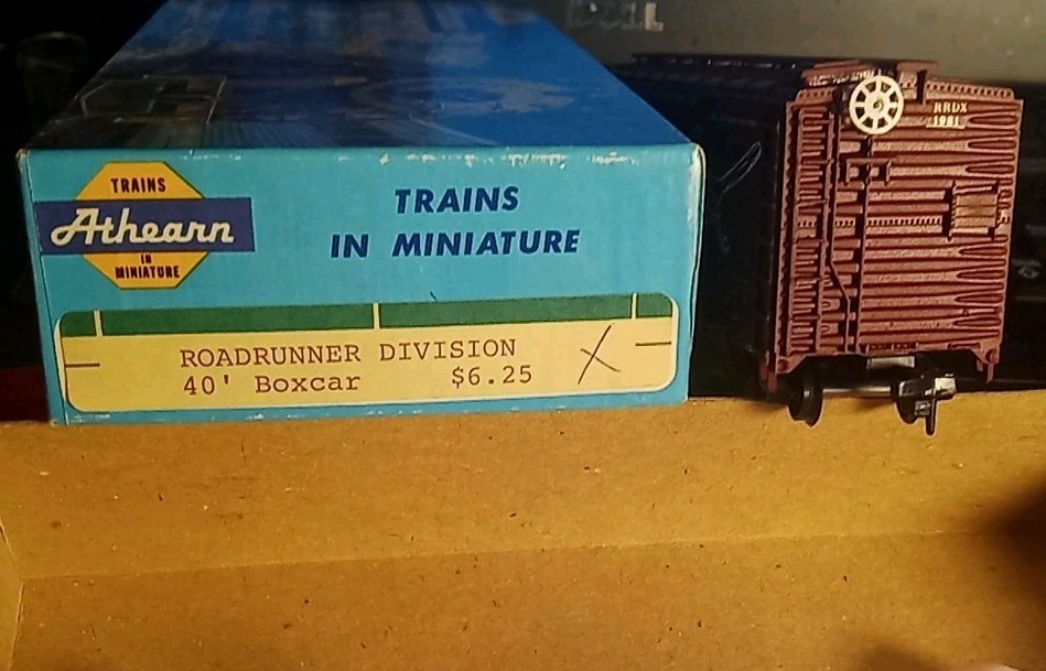 Roadrunner Division RMR NMRA Blue Box Athearn Kit R4A 40′ Brown Boxcar RRDX 1981