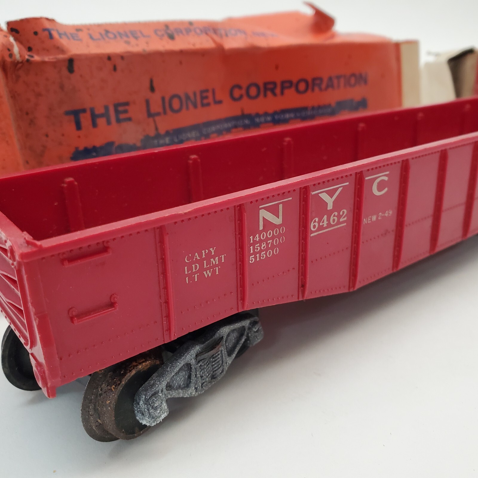 Pair of Lionel NYC Gondola Car No. 6462 & 6162 Postwar Red Blue