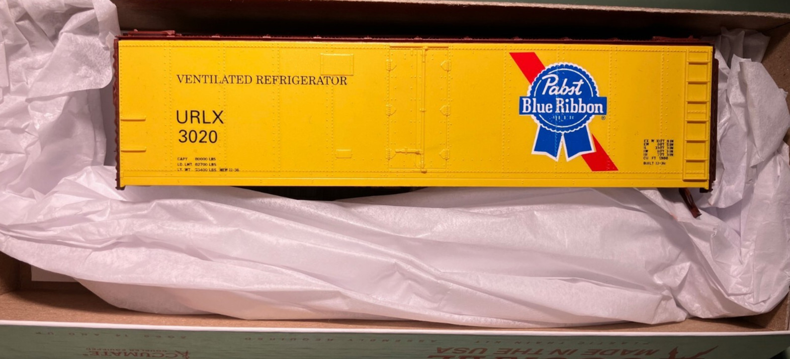 Accurail Custom painted & Pad printed Pabst blue ribbon 40″ beer car kit