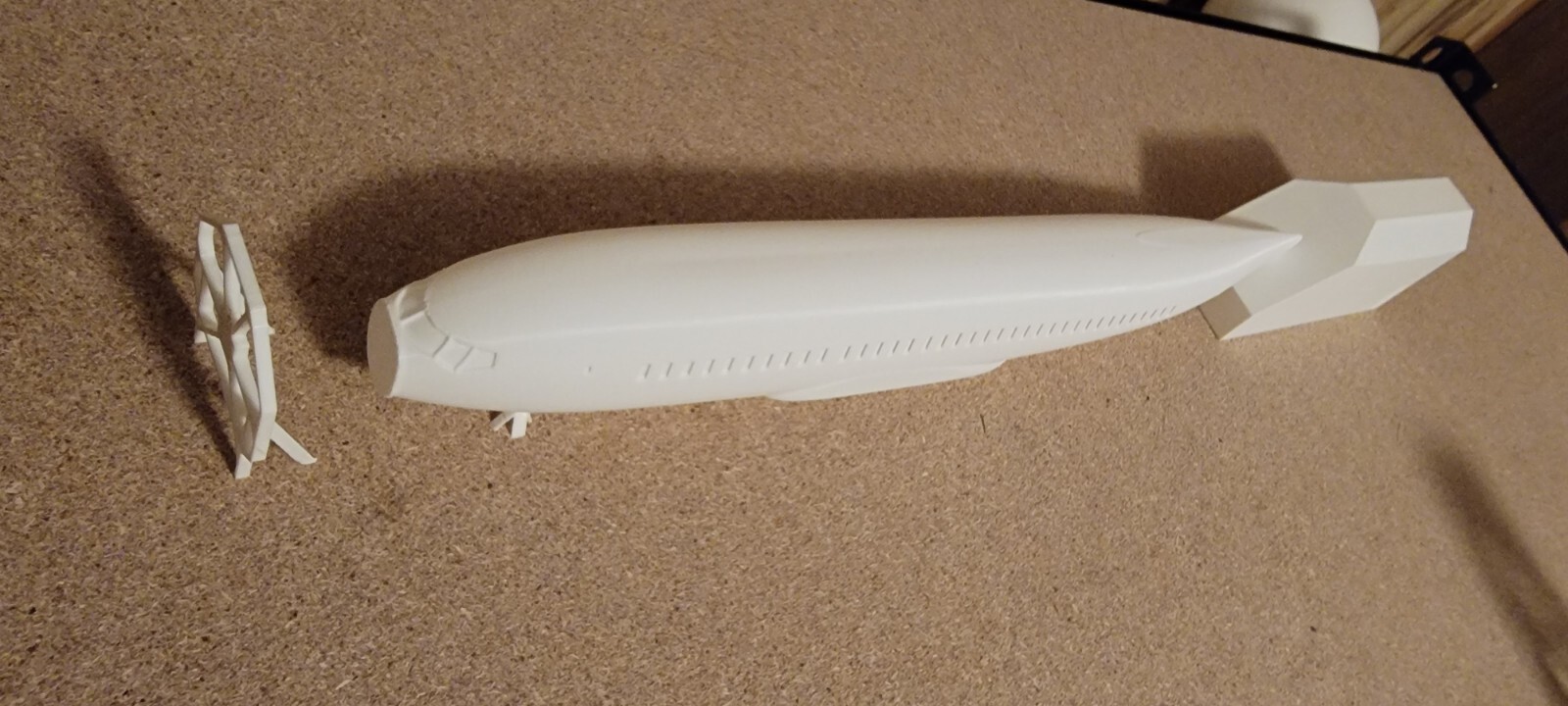 HO Scale Boeing 737 Fuselage and Cargo 11″ or 15.25″
