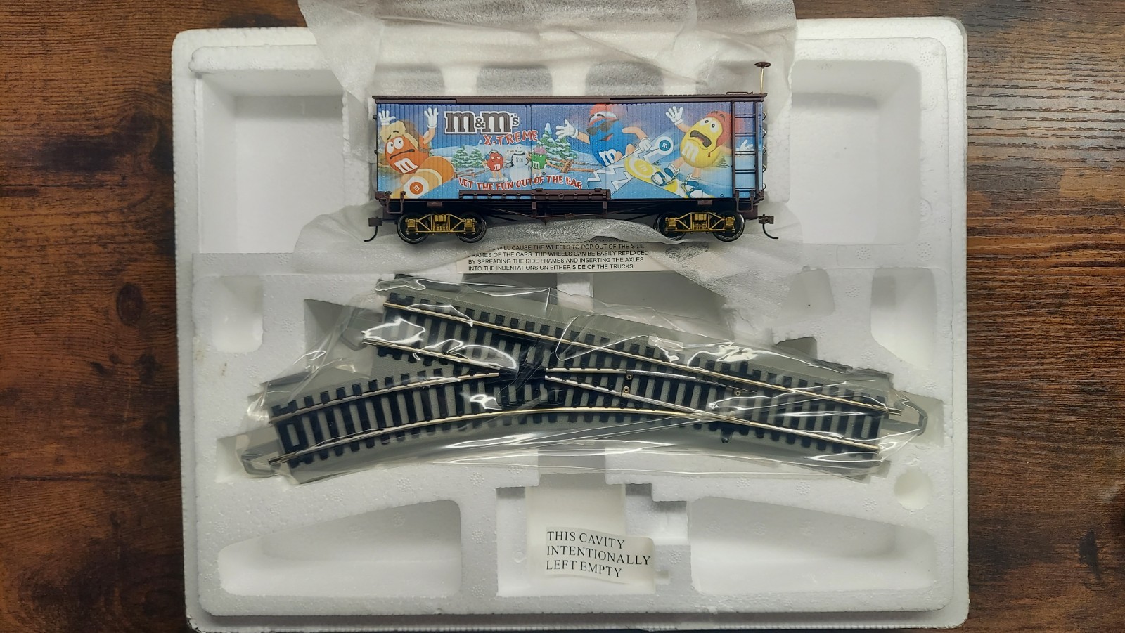 On30 Hawthorne Village Bachman Holiday Express M&M Winter Boxcar Set