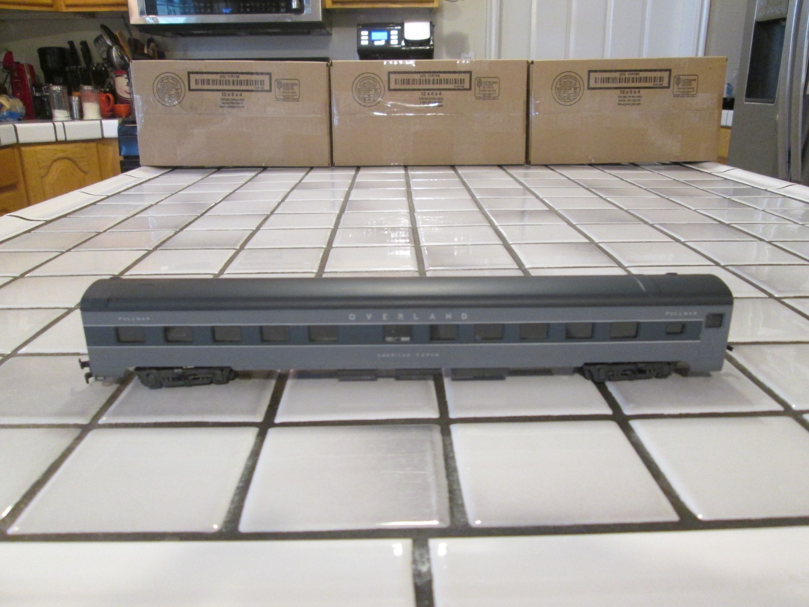 AHM/rivarossi UNION PACIFIC overland gray passenger car HO scale