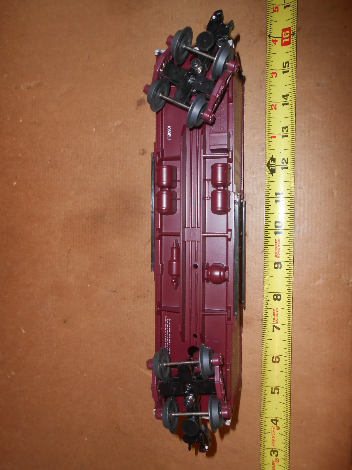 O/O-27 Lionel 19587 Hershey Milk Cholate Reefer car.