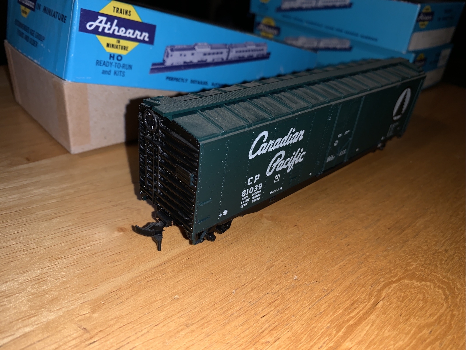 ATHEARN #1328 HO SCALE 50′ PLUG DOOR CANADIAN PACIFIC C.P. #81039 BOXCAR