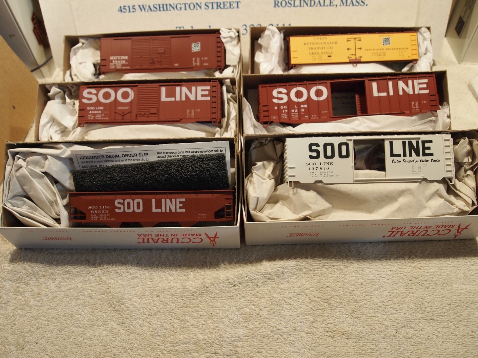 ACCURAIL SOO LINE “6-PACK” 1-50′ & 3- 40′ BOX CARS +1-70t HOPPER, 1-40′ REFER