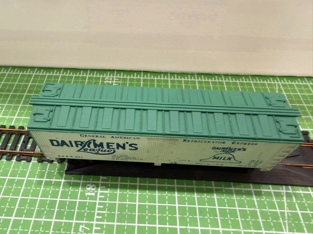 LOT of 4 Vintage HO Scale Box Cars 2 by Buchmann 2 Unknown Manufacturer. Read.