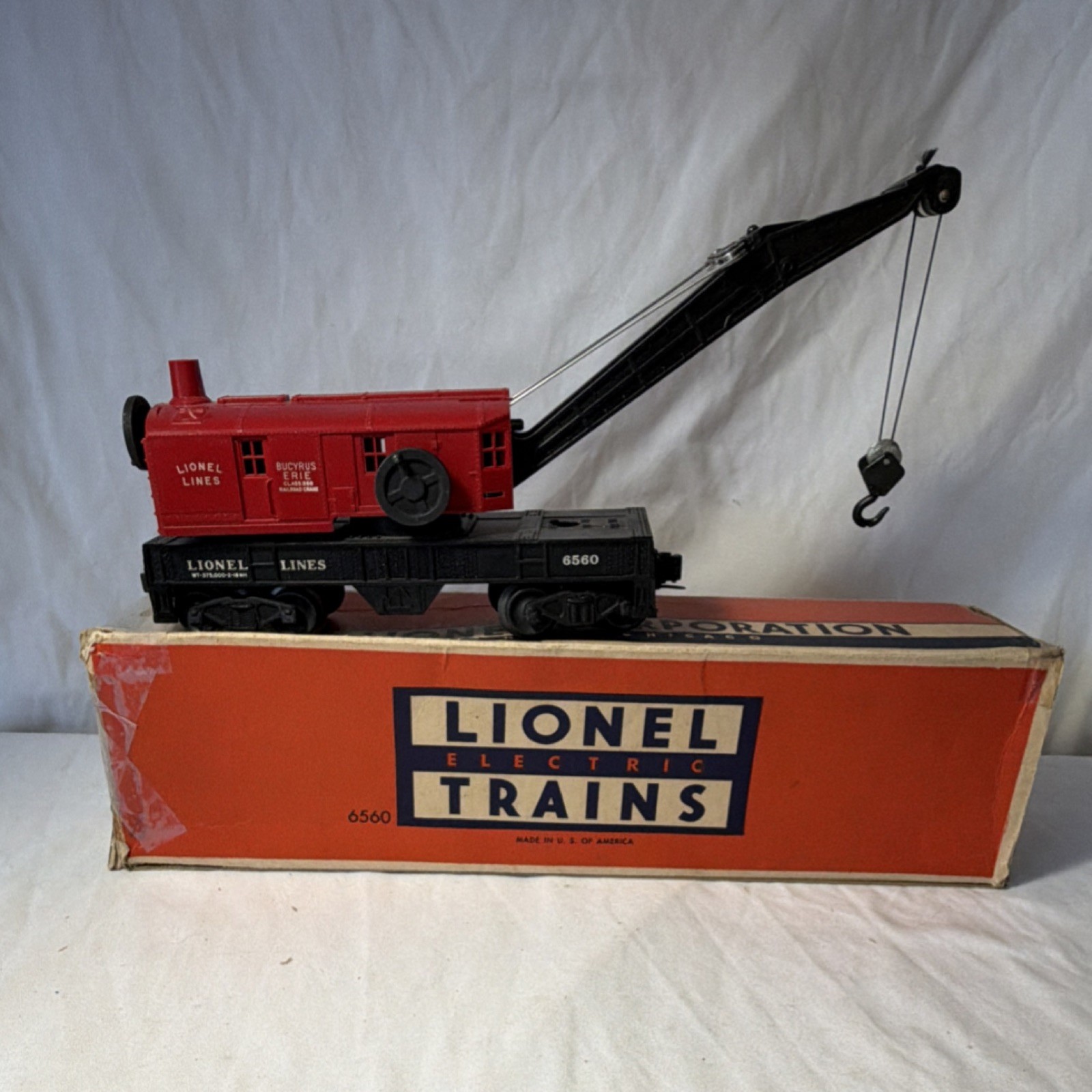 Lionel 6560 O Gauge Operating Crane Car Red Black Plastic w/ Box