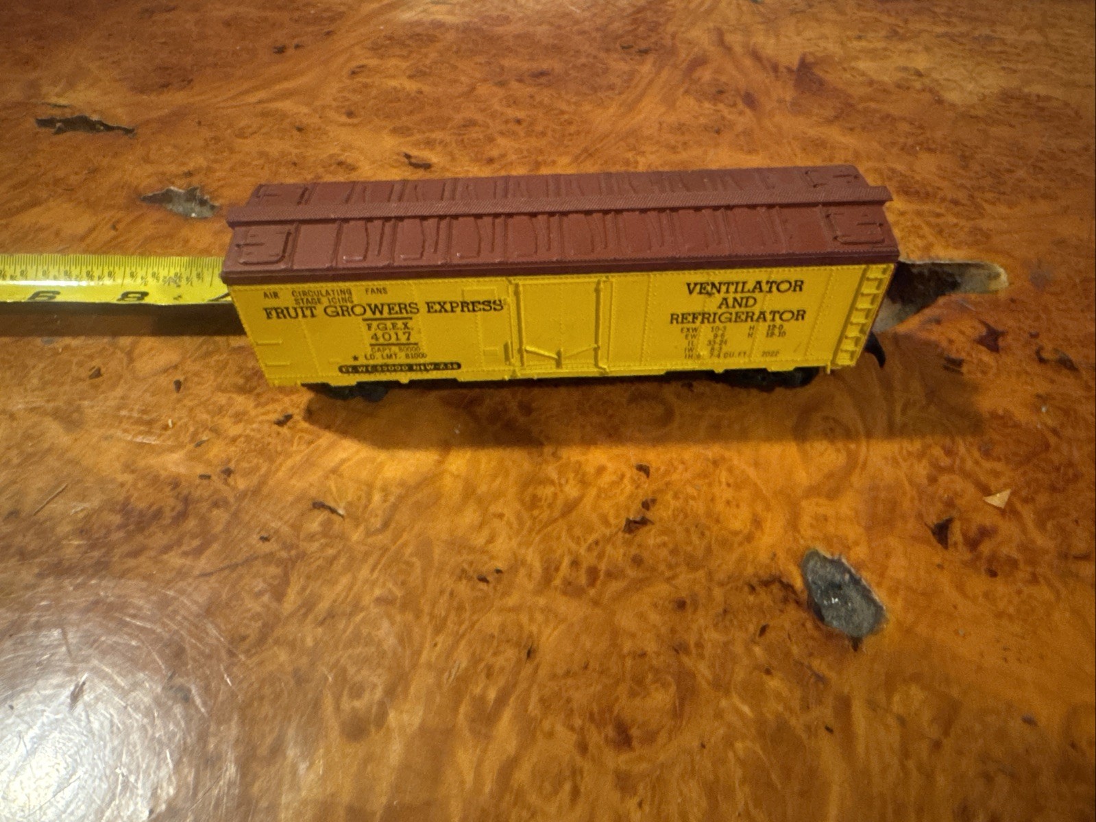 Fruit Growers Express Refrigerated Vintage Railroad Car/ Needs Wheel Repair