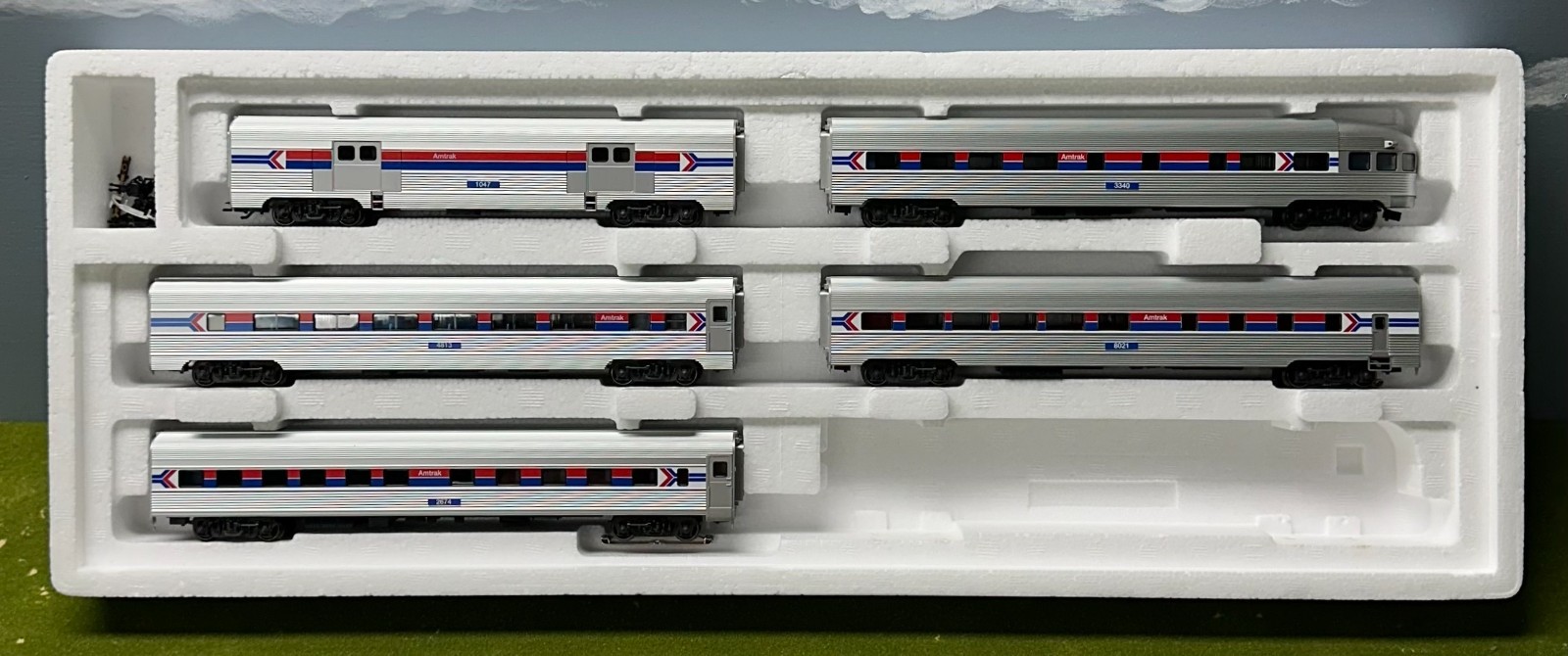 Marklin 43600 HO 3-Rail AC 5pc Amtrak