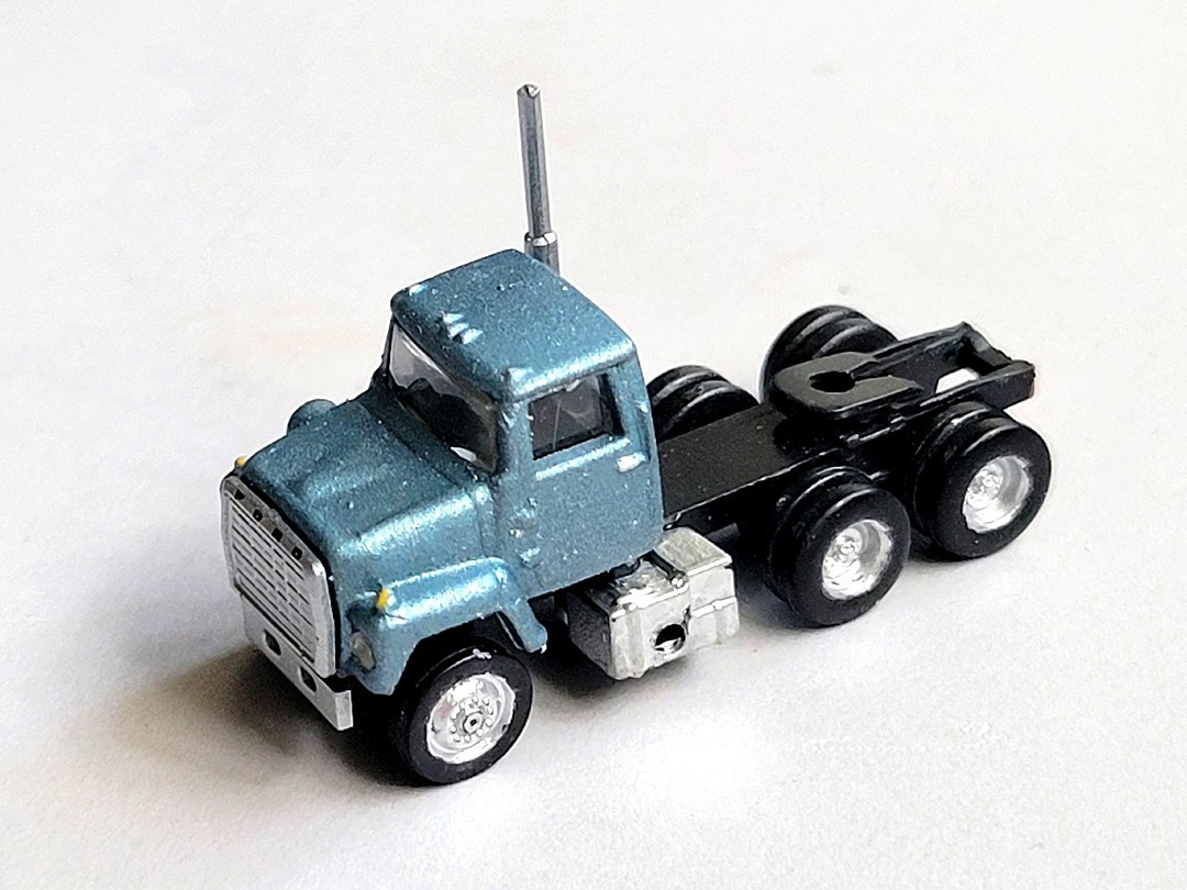 N Scale Atlas 1984 Ford 9000 Tractor Custom Painted Detailed Met Blue Truck