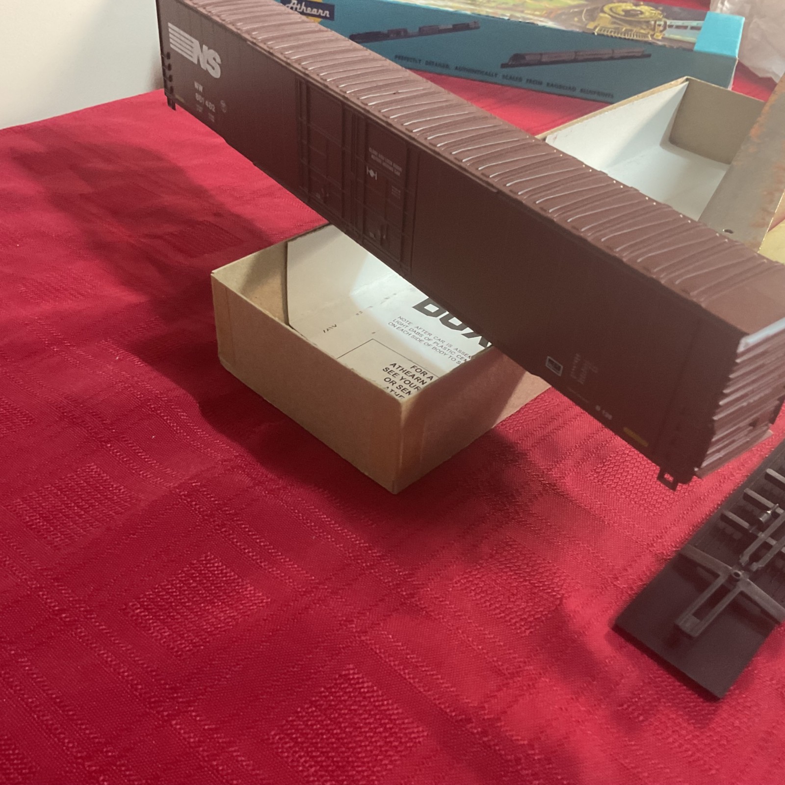 ATHEARN HO-SCALE 86’ NORFOLK SOUTHERN HI-CUBE BOXCAR KIT #1981 L@@K!!! 🚂