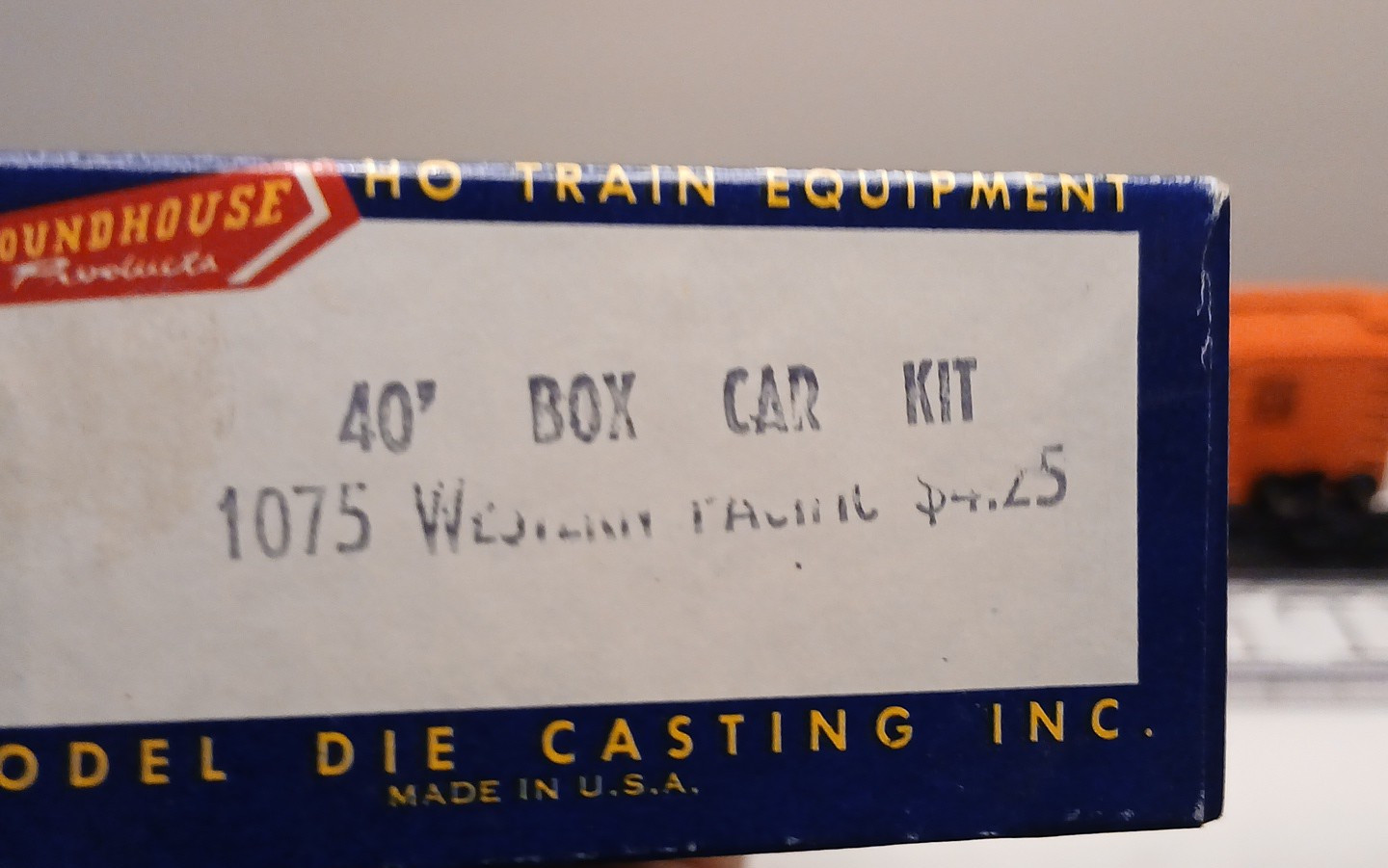 HO-Scale 40′ Box Car Kit Assembled Western Pacific WP 1953 Roundhouse Products