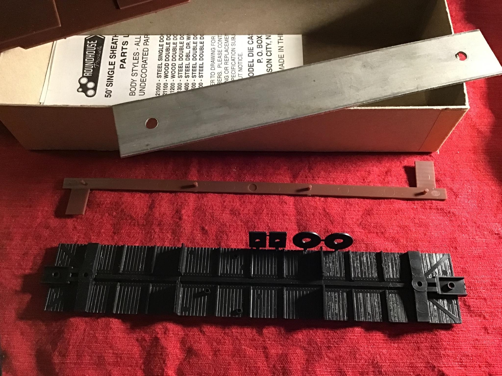 ROUNDHOUSE HO-SCALE 50’ C.B. & Q. BOXCAR KIT #2152 RD# 46805 BRAND NEW!!!