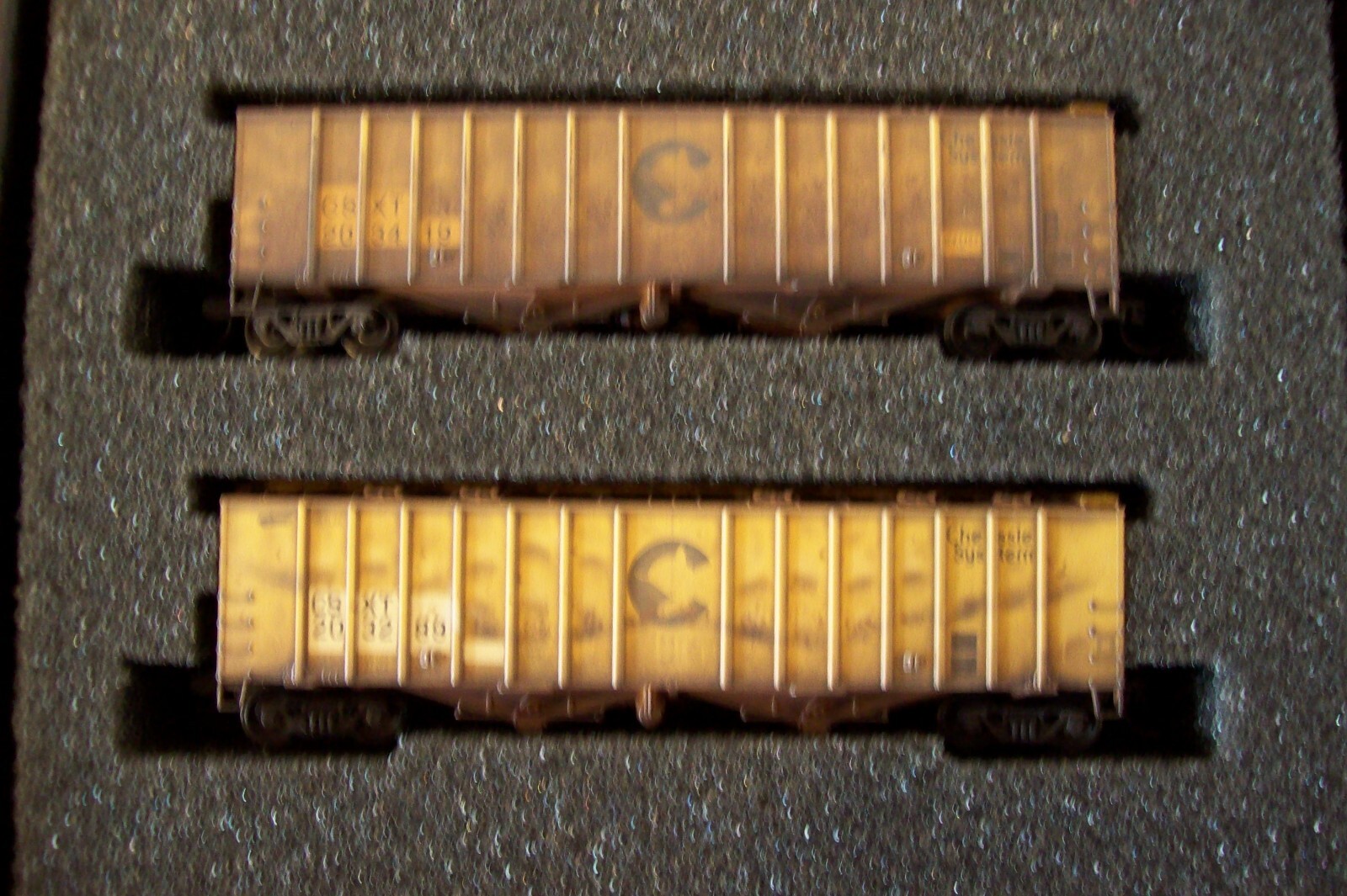 Micro-Trains C.S.X. / ex-Chessie Weathered 3 Bay Hopper 2 Pack #993-05-021