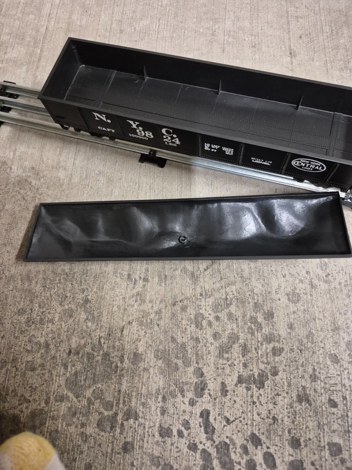 Lionel 6-9824 O Gauge New York Central Gondola with Coal Load/Box