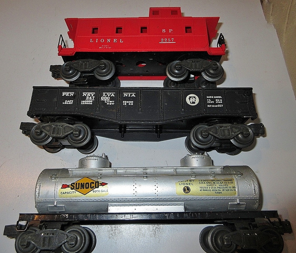 LIONEL #2257/#2452/#2465 EARLY POSTWAR FREIGHT CARS,A3 CLEAN & SHARP