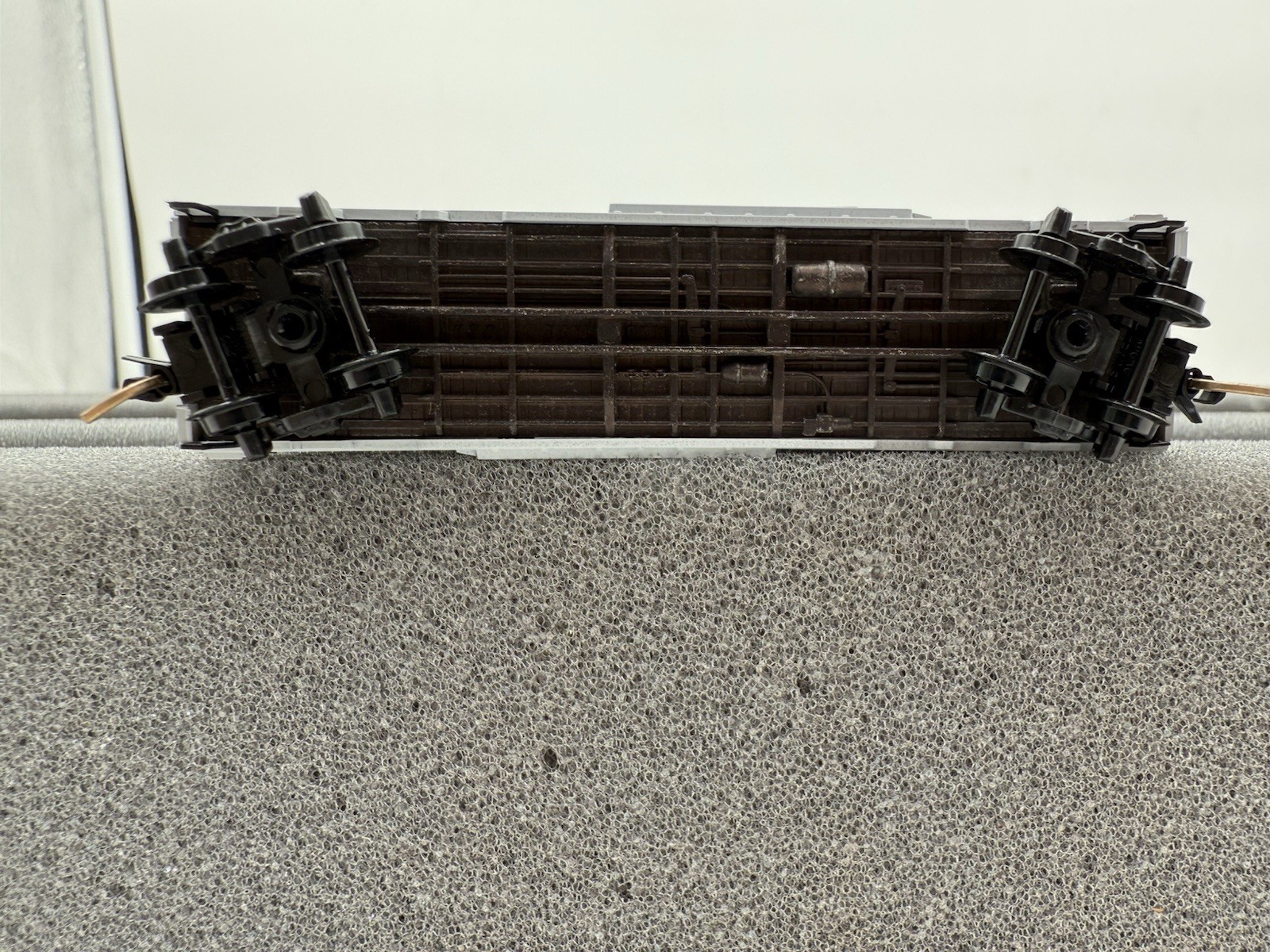 Micro-Trains Erie Lackawanna 40′ Standard Box Car, Single Door – 20360