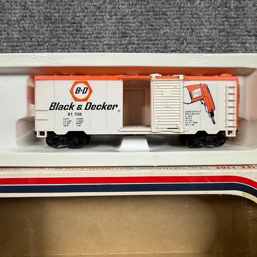 Life Like 8484 S/D Box Car Black & Decker Tools Train Model HO Scale Hong Kong