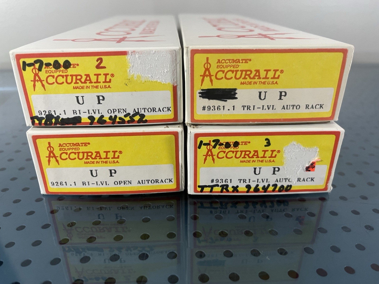 4 HO Scale Accurail Union Pacific Bi-Level & Tri-Level Autoracks Kits