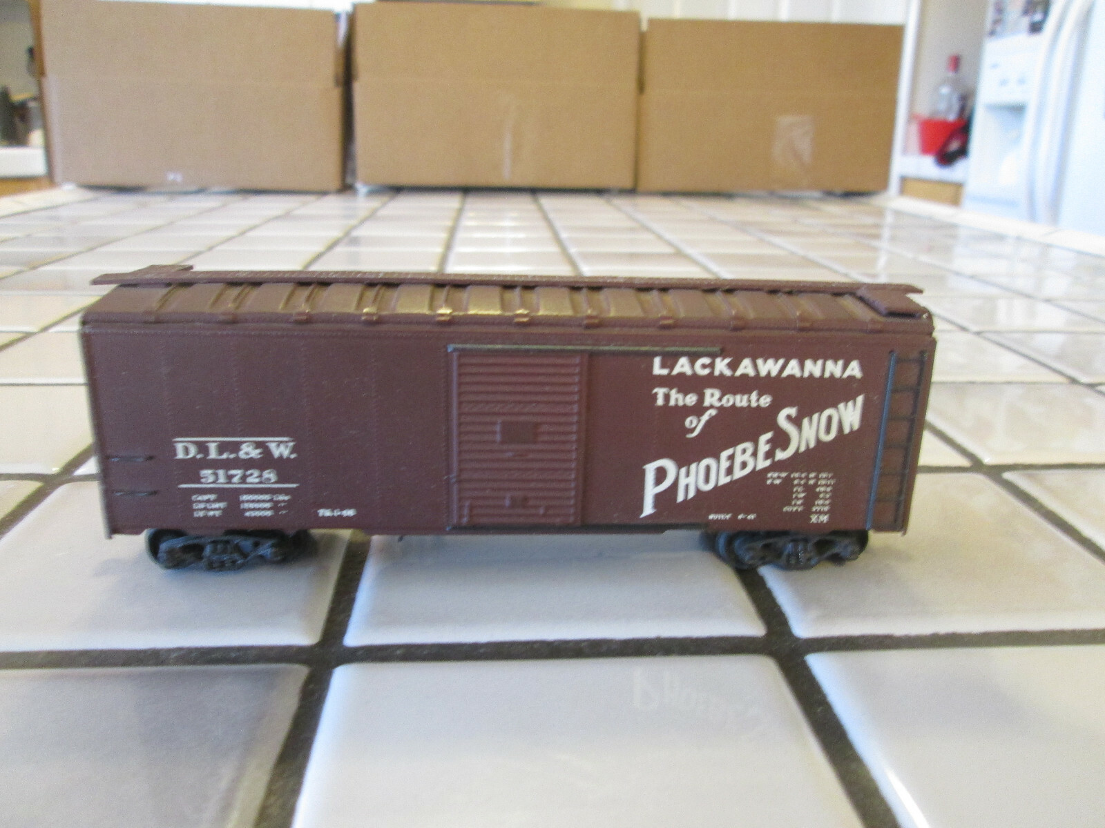 VINTAGE VERY OLD D.L.& W. WOOD/METAL BOX HO SCALE ////
