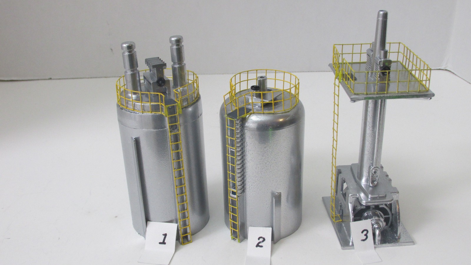 Ho,1:87,scale,3 piece oil/chemical refinery set ,scratch built,ready to go.