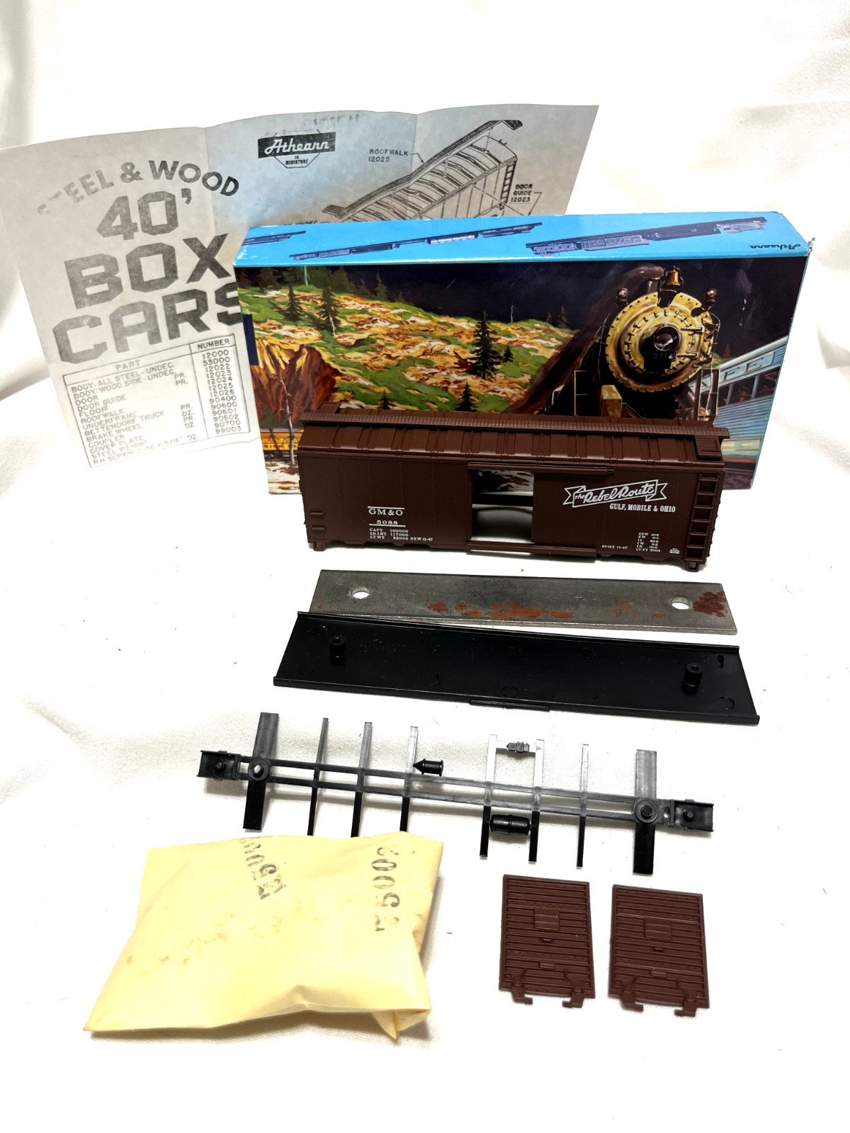 Athearn GM & O 5088 40′ Stock Car Gulf, Mobile & Ohio 5088 The Rebel Route DG386