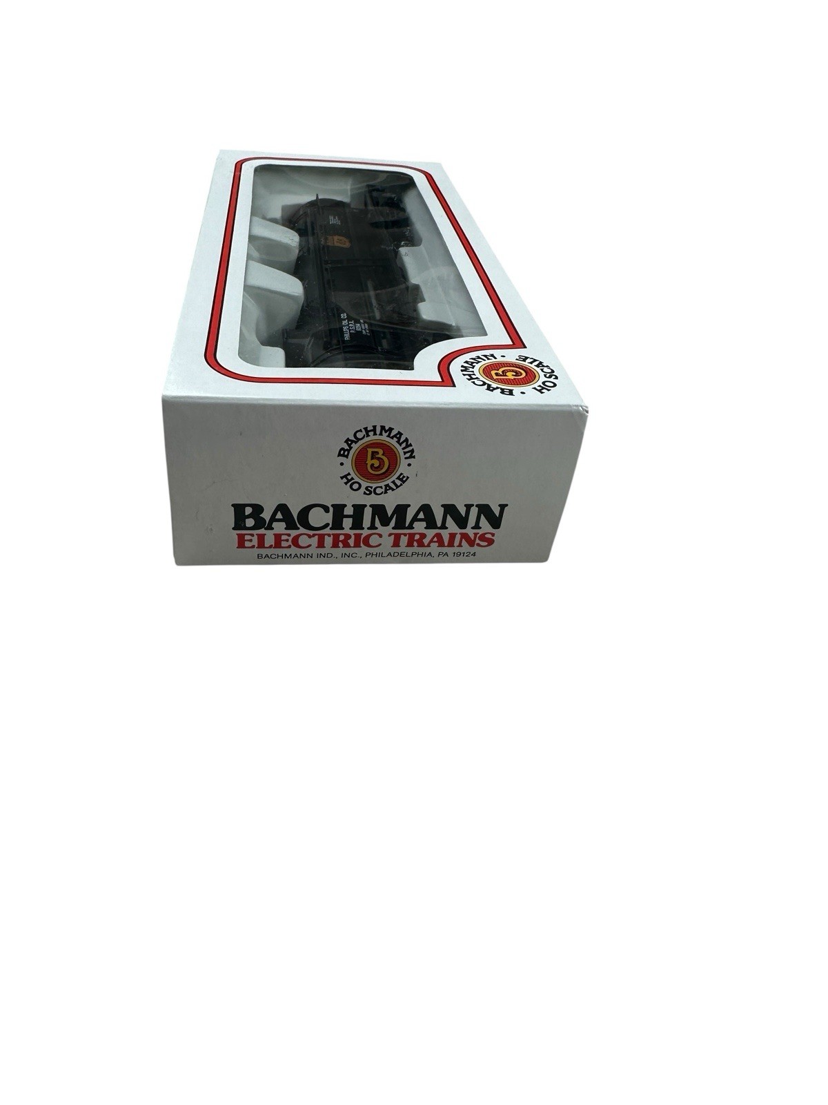 Bachmann HO Scale 40′ Three Dome Tank Car Phillips 66