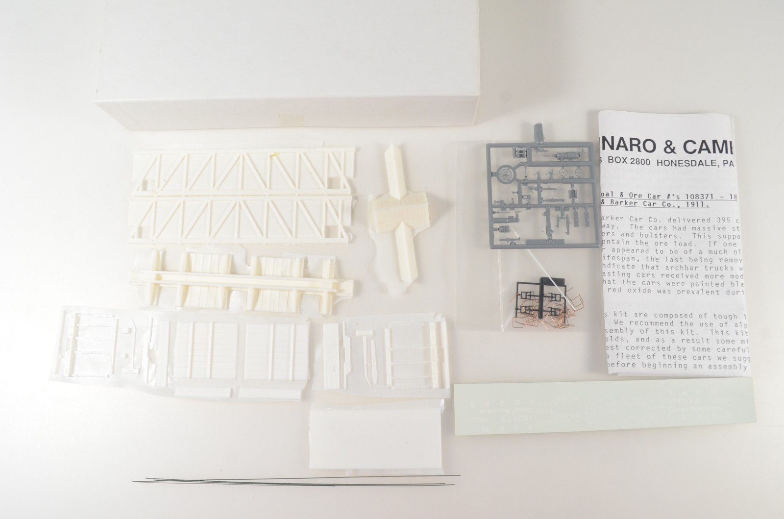 Funaro & Camerlengo HO Great Northern 34′-4″ Coal & Ore Car Kit – 6460