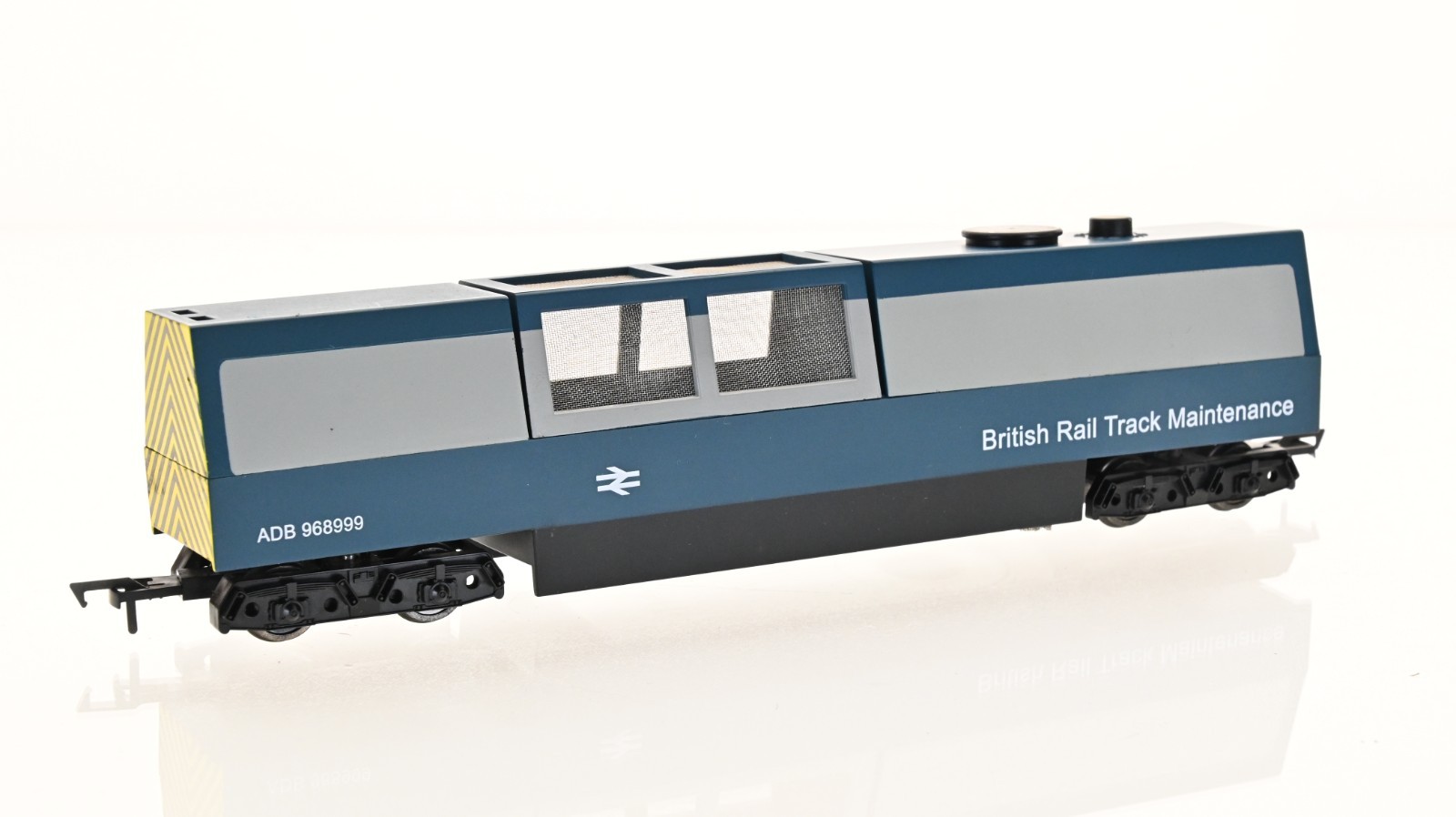 Dapol British Rail Track Maintenance Track Cleaner OO scale