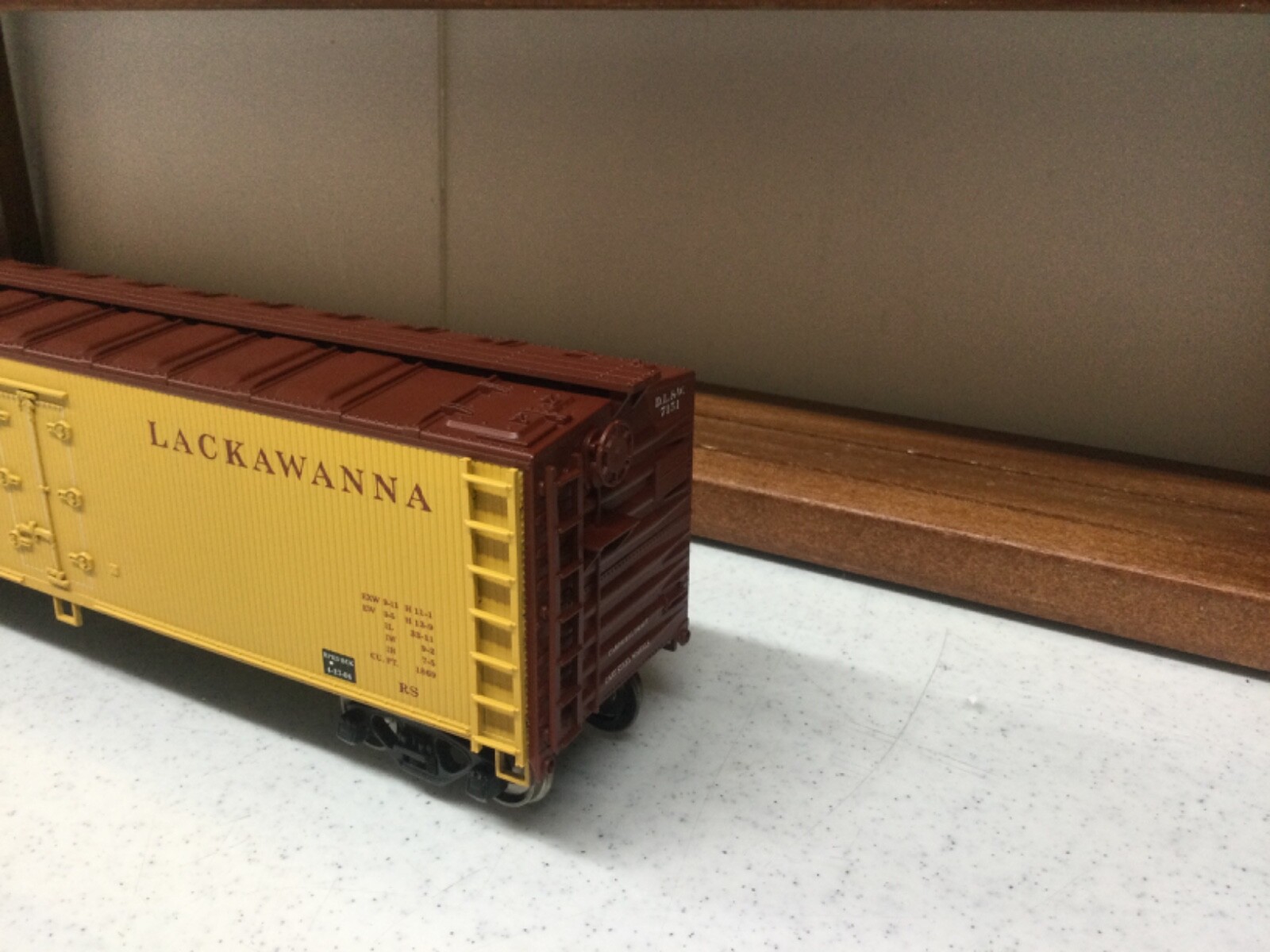 Crown Models Limited Edition D,L&W Composite Reefer O-Scale 2-Rail NEW