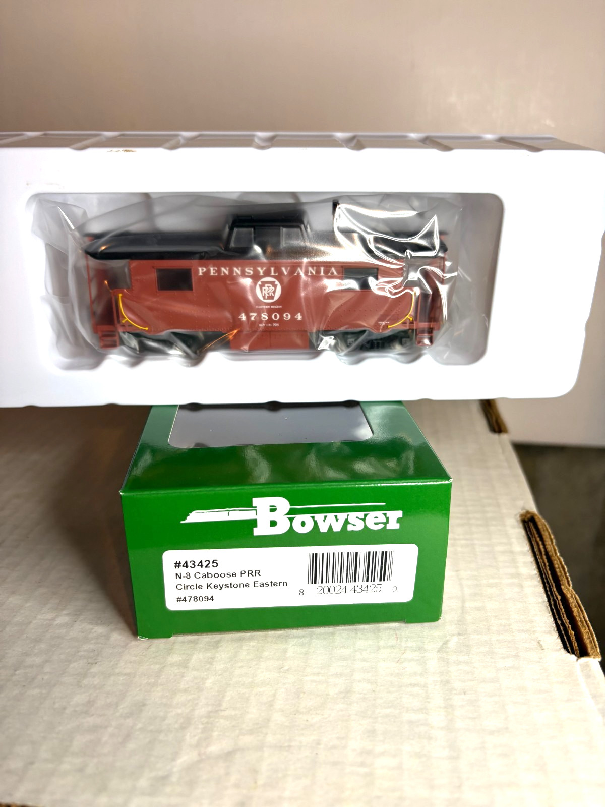 BOWSER #43425 P.R.R. “Tuscan” “Circle Keystone” N-8 Caboose #478094 H.O. 1:87